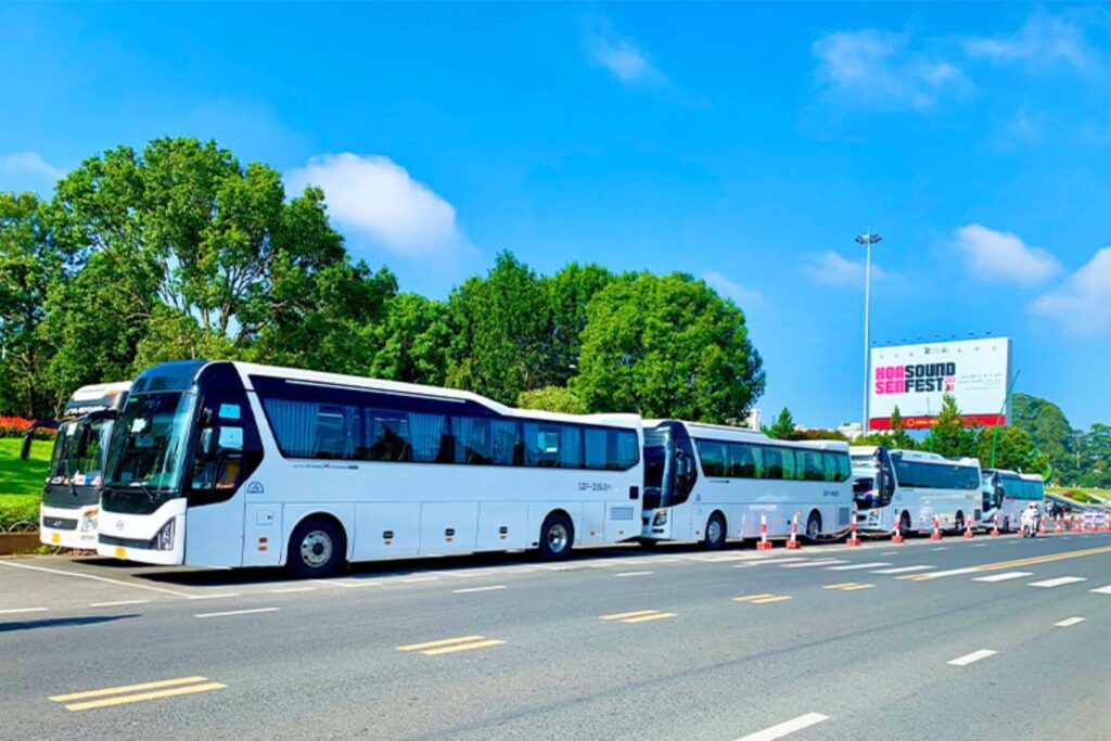 xe 45 chỗ đưa đón nhân viên sài gòn biên hòa